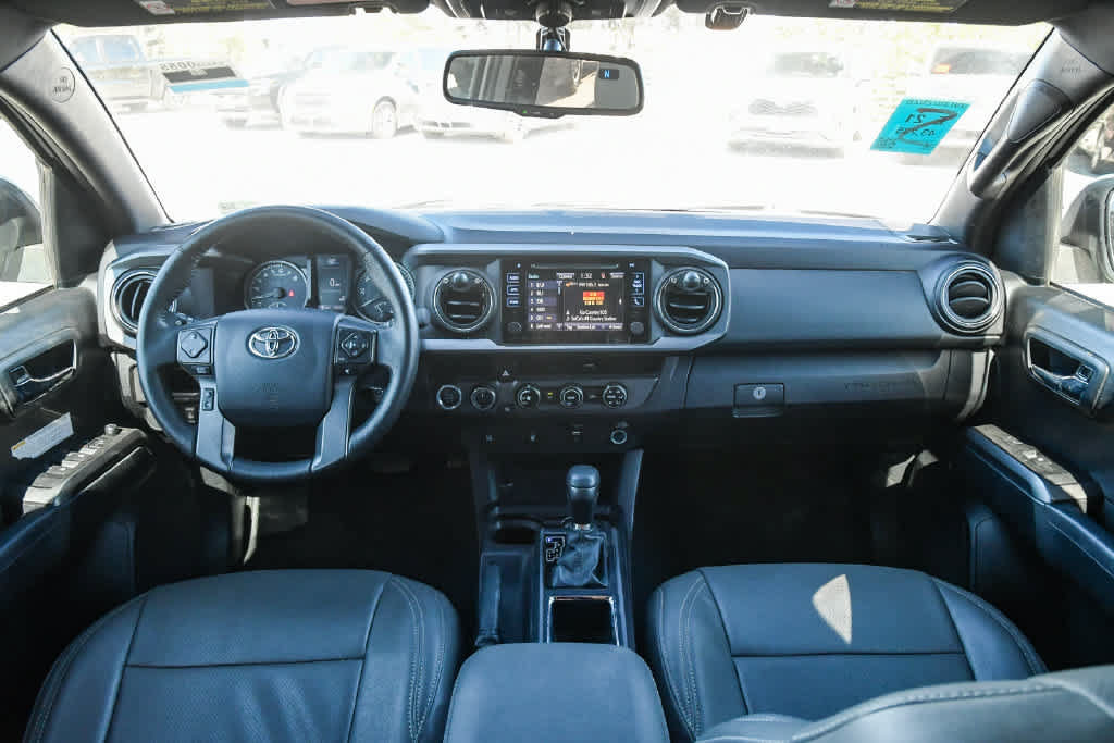 Used 2017 Toyota Tacoma TRD Off-Road w/ Tow Package (A/T) AWD/4WD image 14