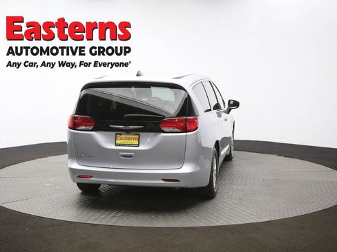 Used 2023 Chrysler Voyager LX FWD image 37