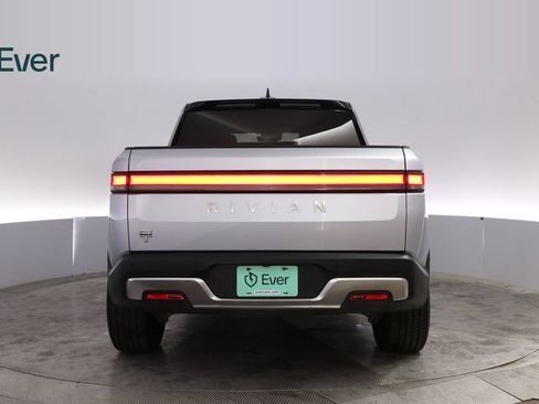 Used 2024 Rivian R1T Adventure AWD/4WD image 15