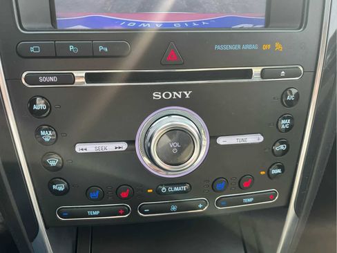 Used 2017 Ford Explorer Platinum image 43