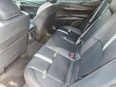 Used 2025 Toyota Camry SE image 20