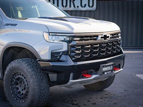 Used 2024 Chevrolet Silverado 1500 ZR2 w/ Technology Package image 4