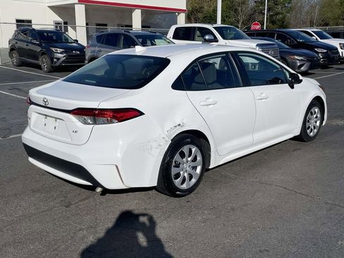 Used 2022 Toyota Corolla LE image 9