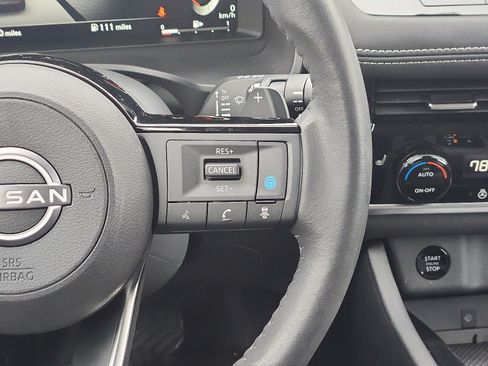 Used 2024 Nissan Rogue SL image 16