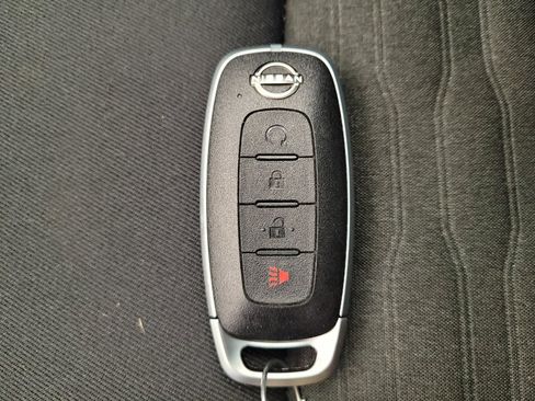 Used 2022 Nissan Pathfinder SV AWD/4WD image 32