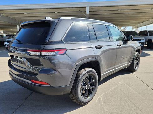 New 2026 Jeep Grand Cherokee Altitude AWD/4WD image 3