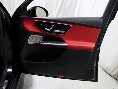 Certified 2025 Mercedes-Benz GLC 300 4MATIC image 32