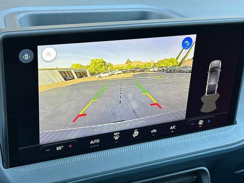 Used 2025 Ford Maverick Lobo image 16