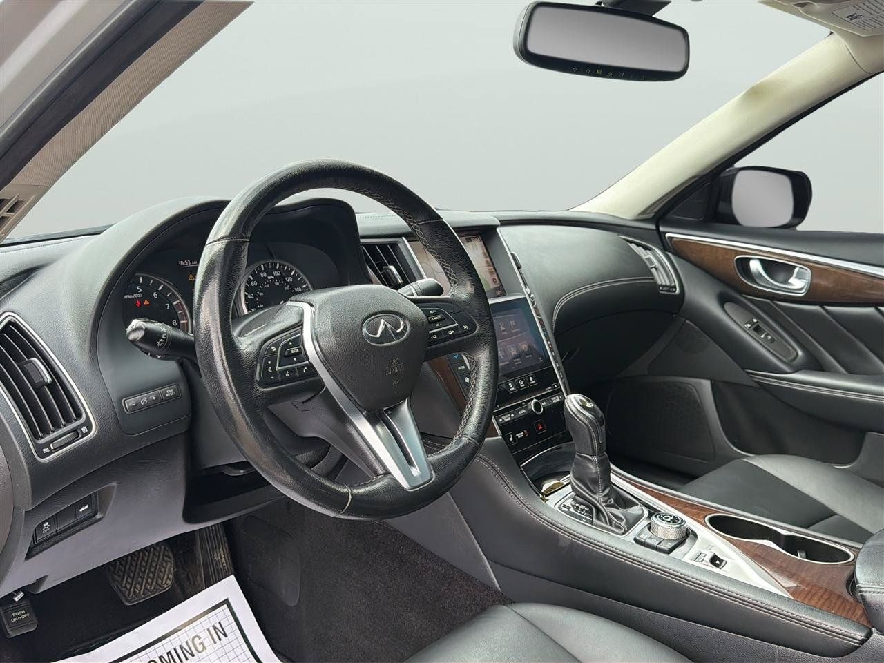Used 2018 INFINITI Q50 Luxe w/ Essential Package (3.0T Luxe) AWD/4WD image 11