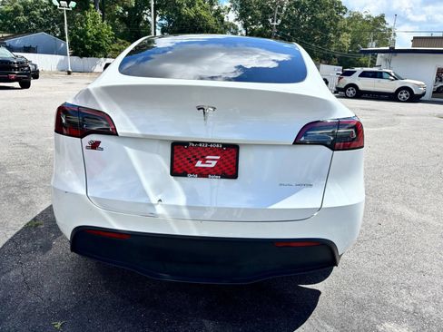 Used 2023 Tesla Model Y Long Range AWD/4WD image 4