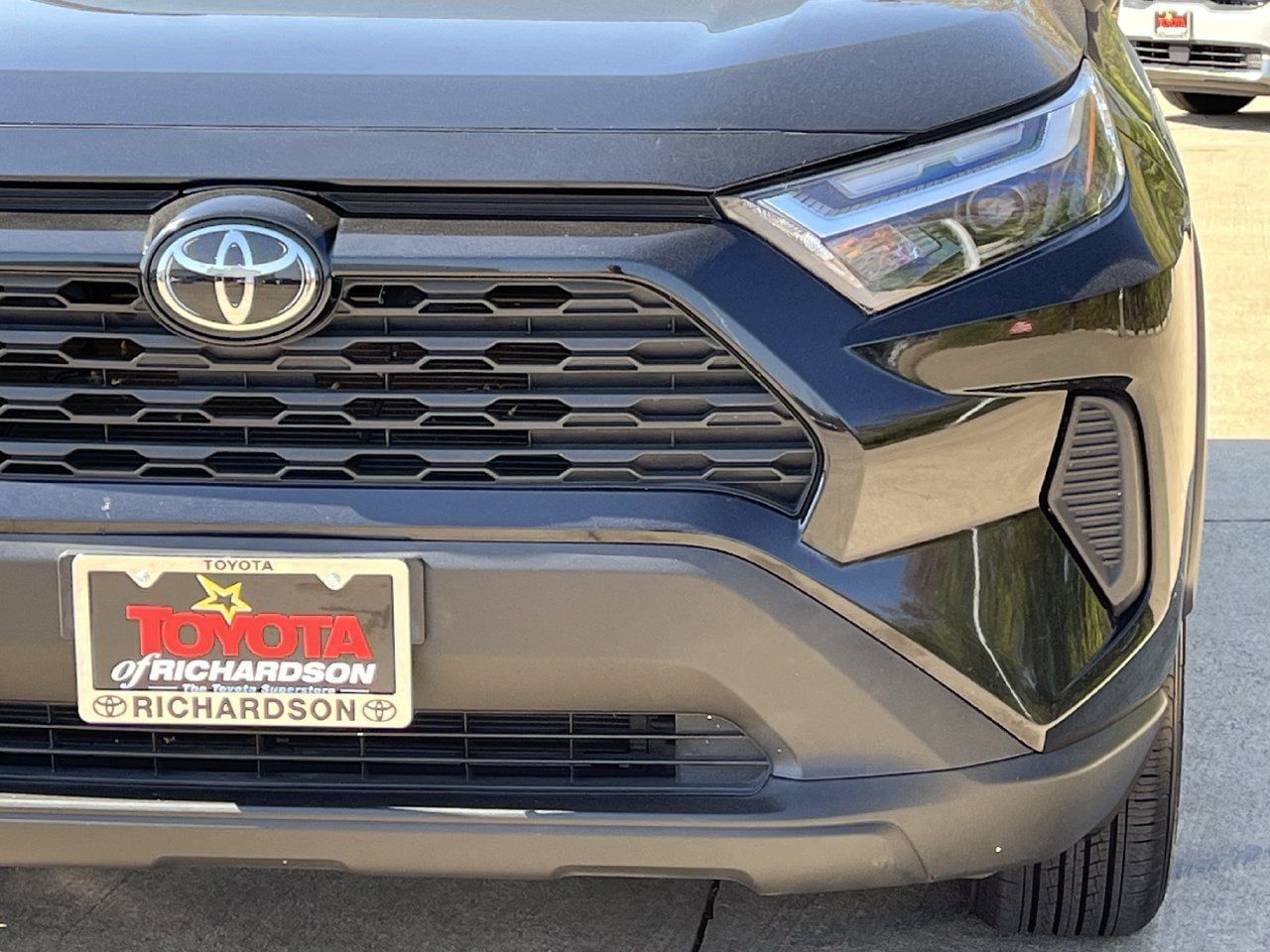 Used 2025 Toyota RAV4 XLE AWD/4WD image 8