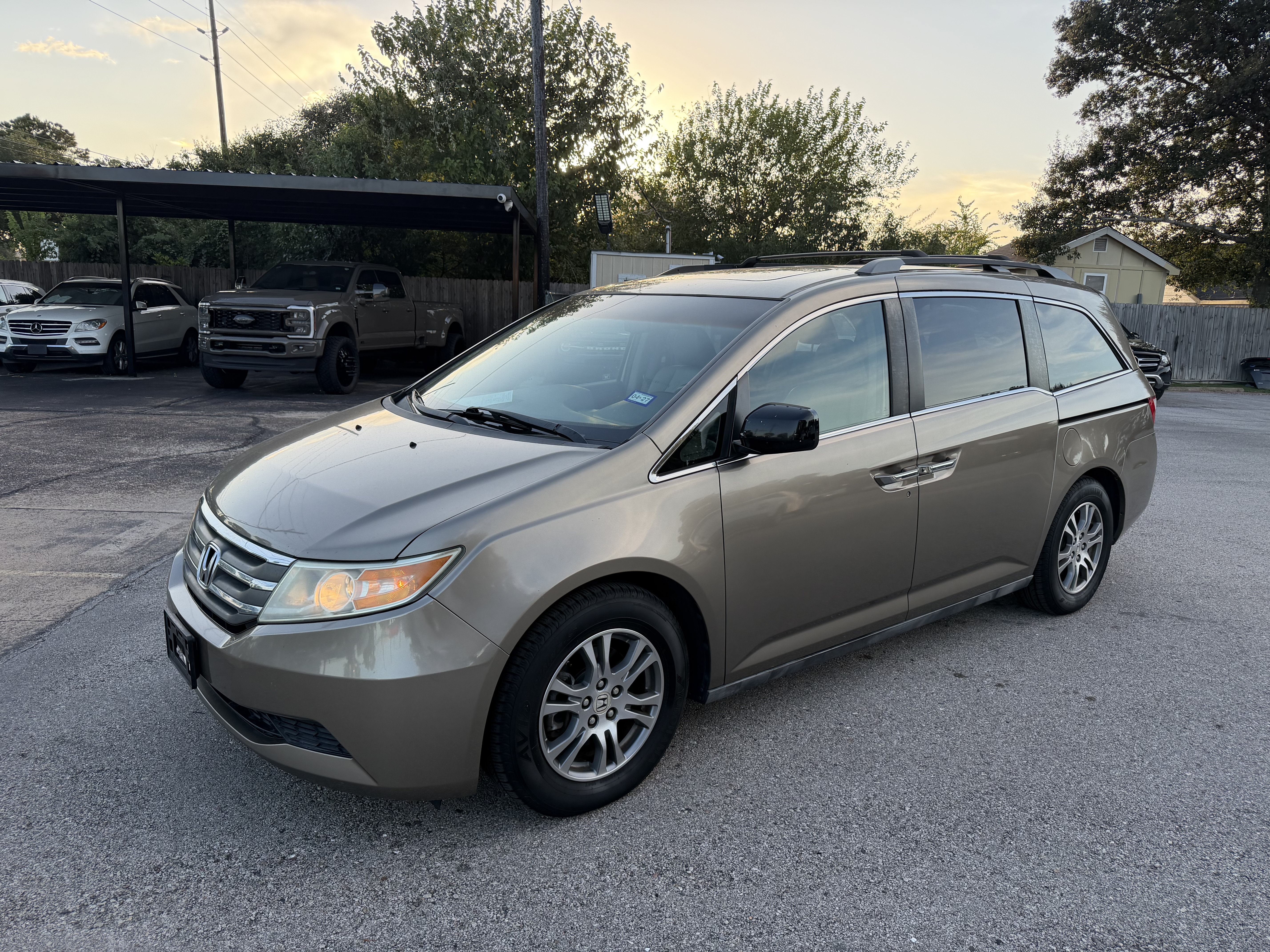 Used 2011 Honda Odyssey EX-L image 2