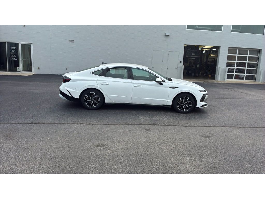 Used 2024 Hyundai Sonata SEL FWD image 8