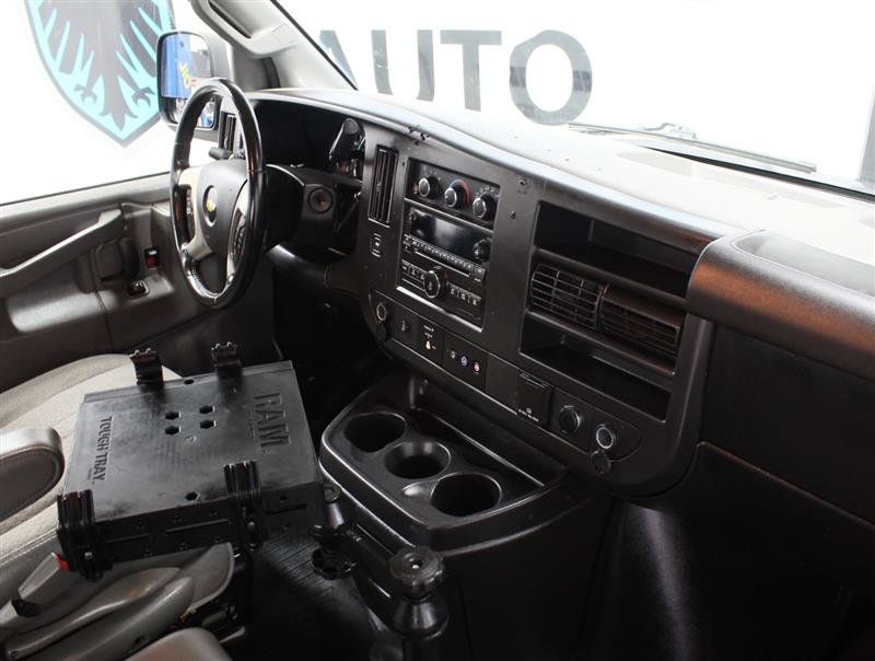Used 2017 Chevrolet Express 3500 Extended RWD image 10