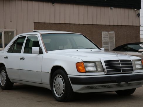 Used 1993 Mercedes-Benz 300 E 2.8 image 4