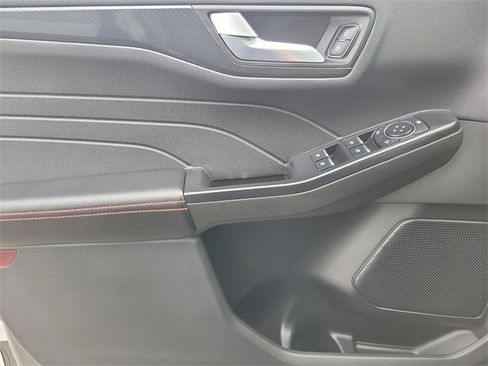 Certified 2025 Ford Escape ST-Line image 21
