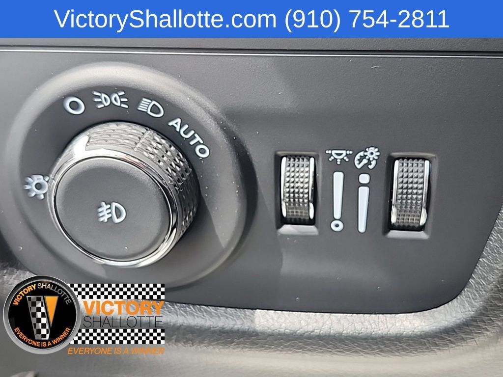 Used 2025 Jeep Grand Cherokee Limited w/ Luxury Tech Group II AWD/4WD image 15