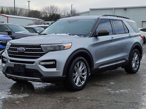Used 2020 Ford Explorer XLT w/ Equipment Group 202A image 10