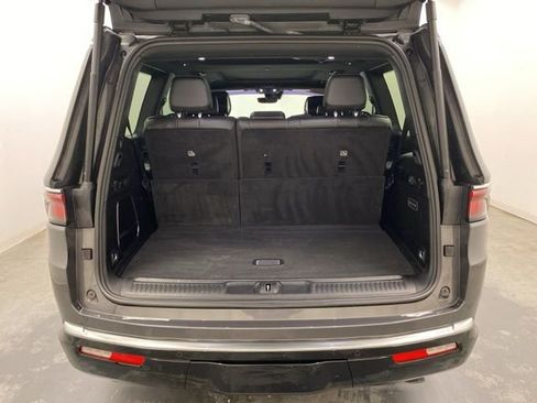 Used 2023 Jeep Wagoneer Series II w/ Convenience Group I AWD/4WD image 30