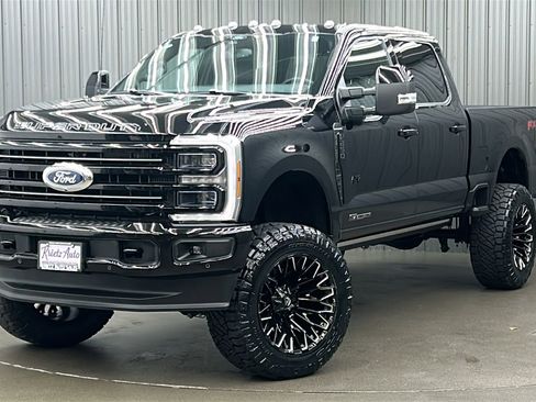 Used 2025 Ford F250 Platinum w/ FX4 Off-Road Package image 1