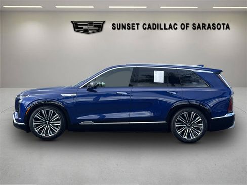 Certified 2026 Cadillac Vistiq Premium Luxury w/ LPO, Floor Liner Package AWD/4WD image 4