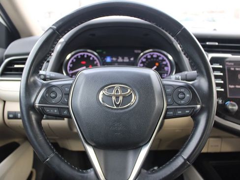 Used 2019 Toyota Camry XLE image 23