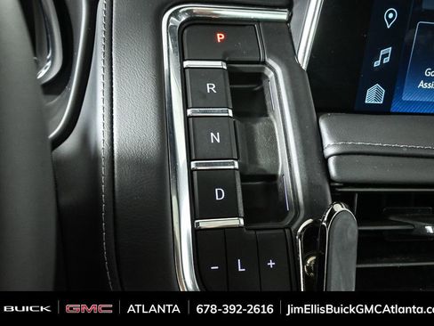 Certified 2024 Chevrolet Tahoe Z71 w/ Luxury Package image 17