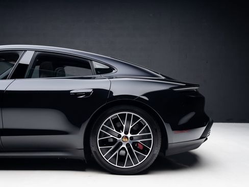 Used 2022 Porsche Taycan 4S image 20