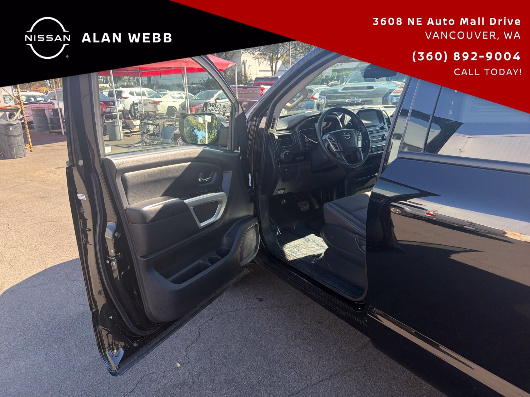 Used 2023 Nissan Titan SV AWD/4WD image 8