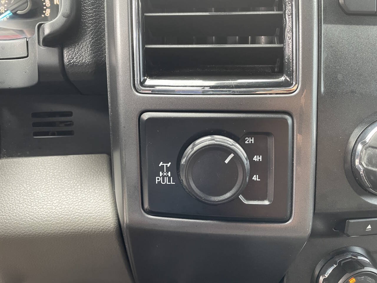 Used 2018 Ford F150 XLT w/ Equipment Group 301A Mid AWD/4WD image 23