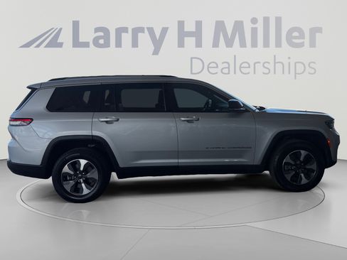 Used 2022 Jeep Grand Cherokee L Limited AWD/4WD image 6