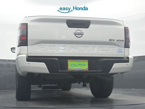 Used 2024 Nissan Frontier SV w/ SV Convenience Package image 32
