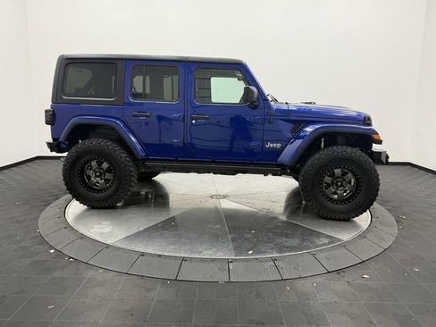 Used 2019 Jeep Wrangler Unlimited Sahara image 8