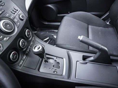 Used 2013 MAZDA MAZDA3 i Touring FWD image 15