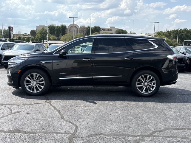 Used 2022 Buick Enclave Avenir w/ Avenir Technology Package AWD/4WD image 3