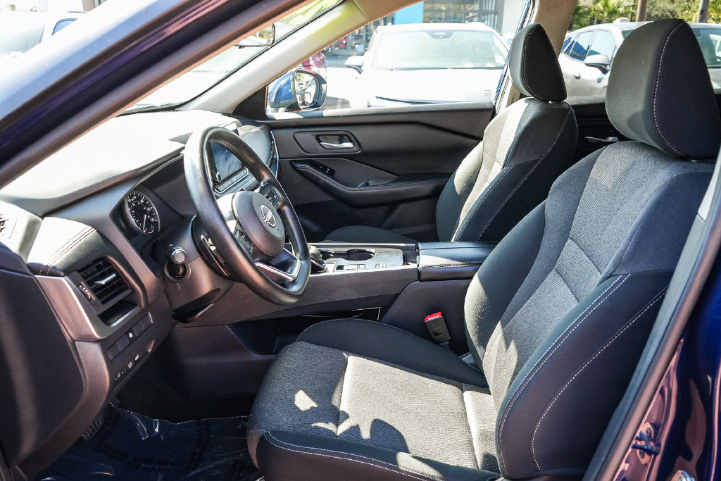 Used 2024 Nissan Rogue SV FWD image 16