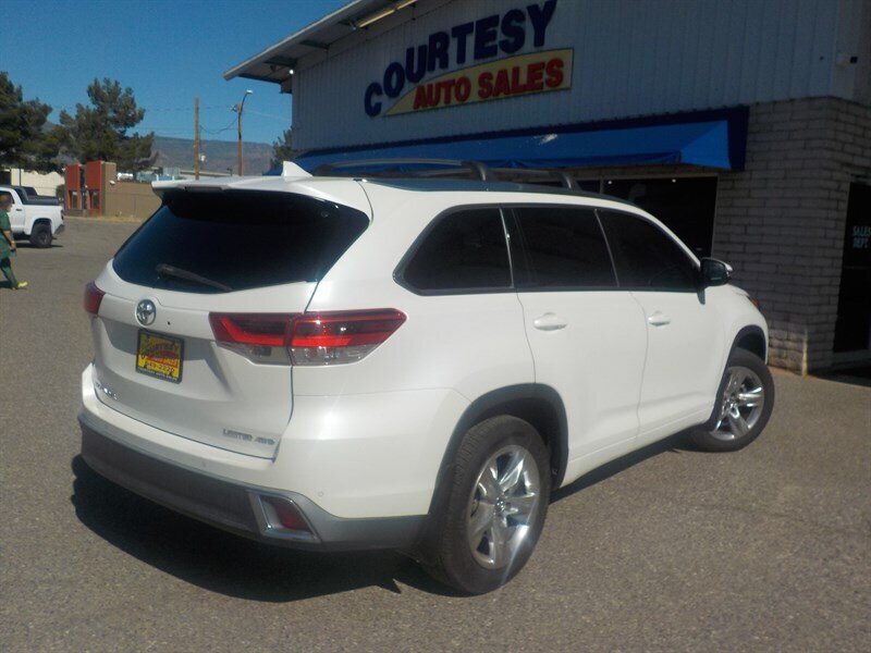 Used 2018 Toyota Highlander Limited AWD/4WD image 12