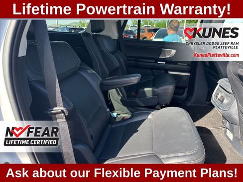 Used 2025 Ford Expedition Platinum AWD/4WD image 26