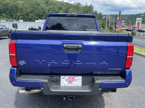 New 2025 Toyota Tacoma TRD Sport image 6