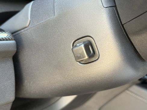 Used 2025 Chevrolet Traverse High Country image 12