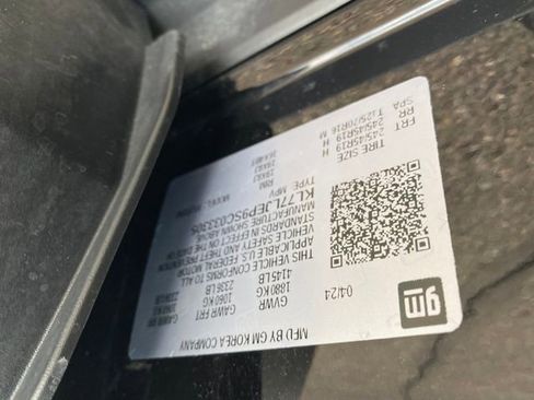 Certified 2025 Chevrolet Trax RS w/ Driver Confidence Package image 24