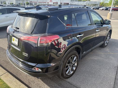 Used 2018 Toyota RAV4 Limited AWD/4WD image 6