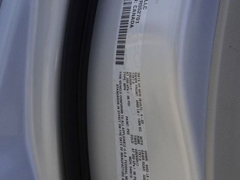 Certified 2023 Chrysler Pacifica Touring-L FWD image 32