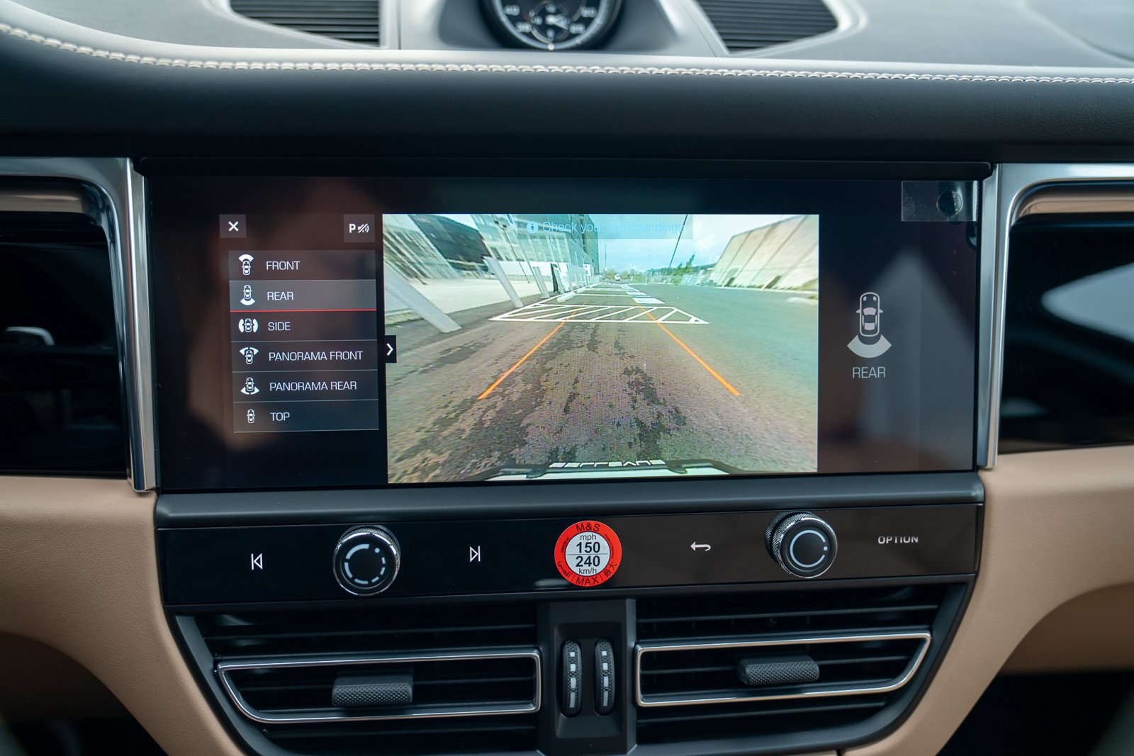 Certified 2026 Porsche Macan AWD/4WD image 19