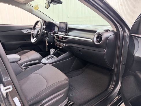 Used 2024 Kia Forte LXS w/ LXS Technology Package FWD image 29