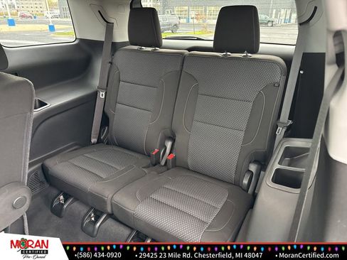 Used 2023 GMC Acadia SLE w/ Driver Convenience Package image 25