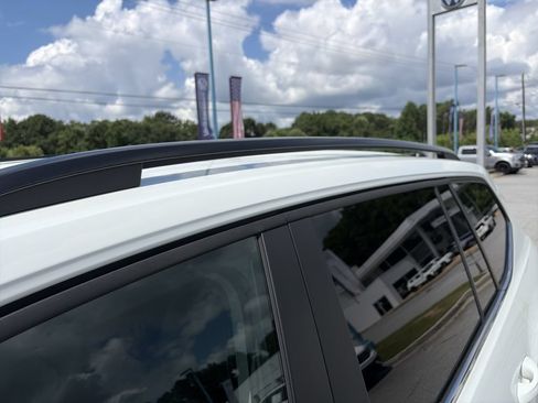 Used 2025 Volkswagen Atlas SE FWD image 30