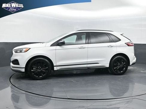 Used 2022 Ford Edge SE w/ Black Appearance Package image 4