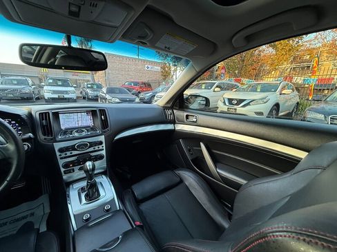 Used 2015 INFINITI Q60 Sport Limited image 16