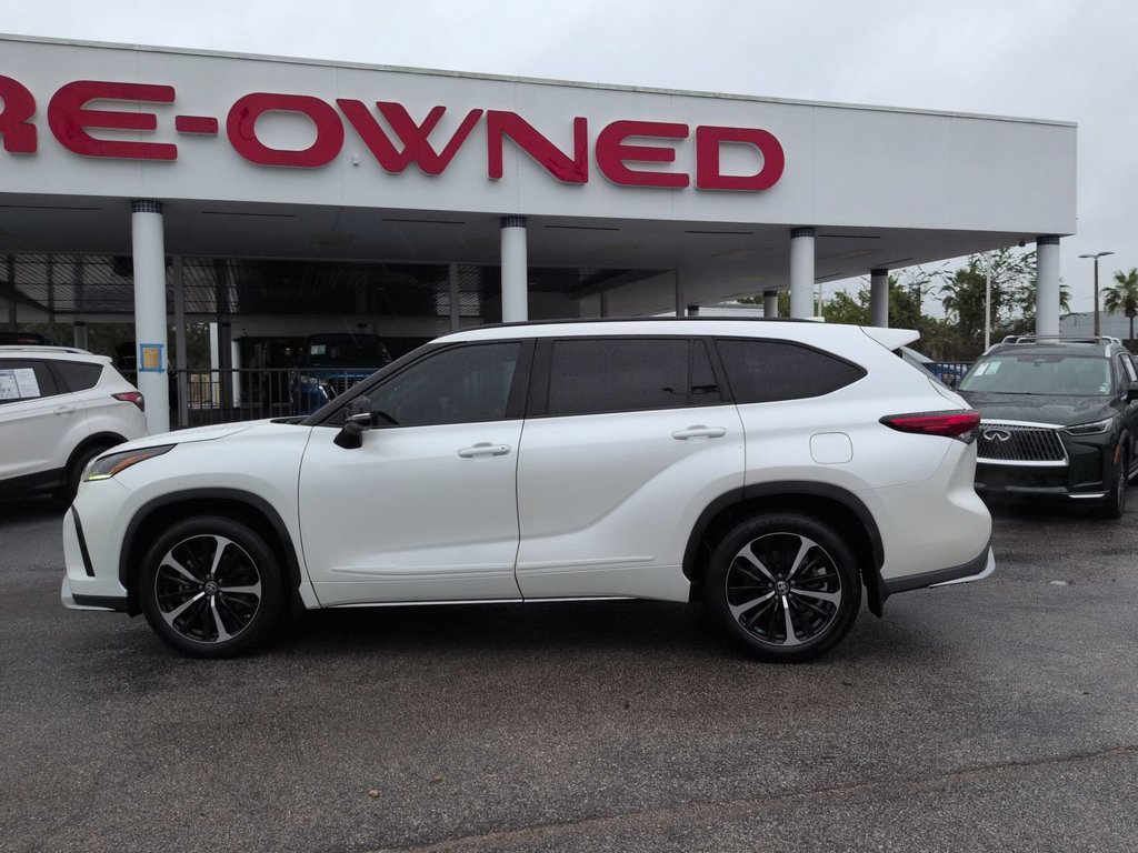 Used 2021 Toyota Highlander XSE FWD image 7